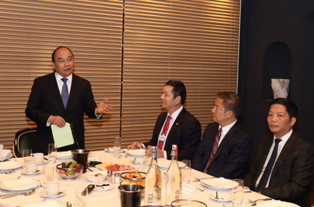 FPT Chairman and Vietnam PM at Davos - 2